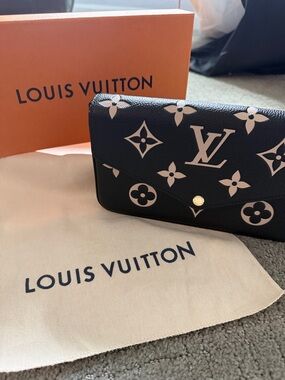 EUC Louis Vuitton Pochette Félicie in Black / Beige Monogram Empreinte leather